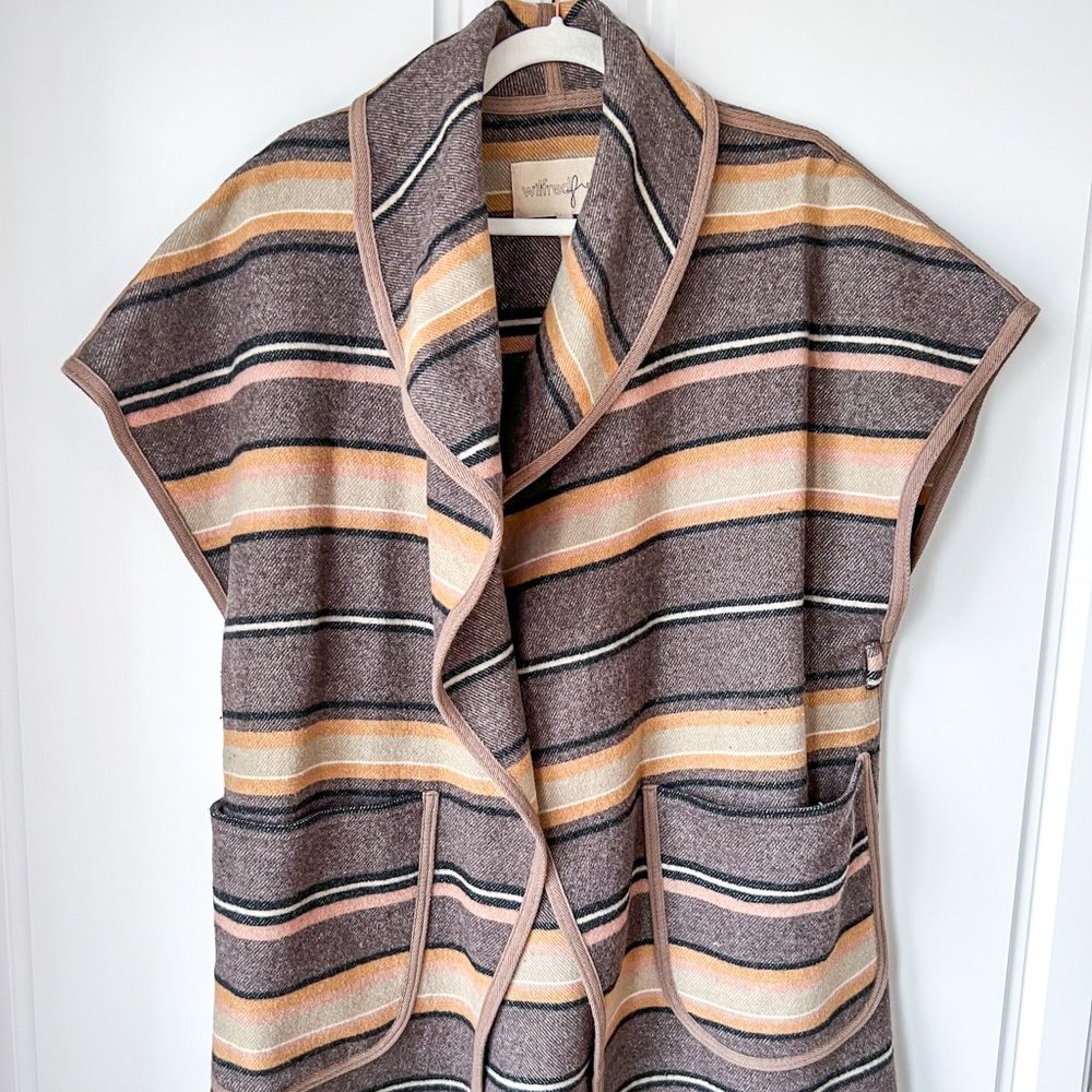 Aritzia Wilfred Poncho Long Wool Vest - Size M